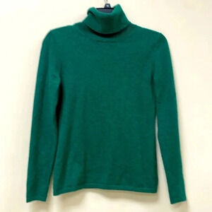 Banana Republic Cashmere Wool lightweight turtleneck sweater size XS holiday